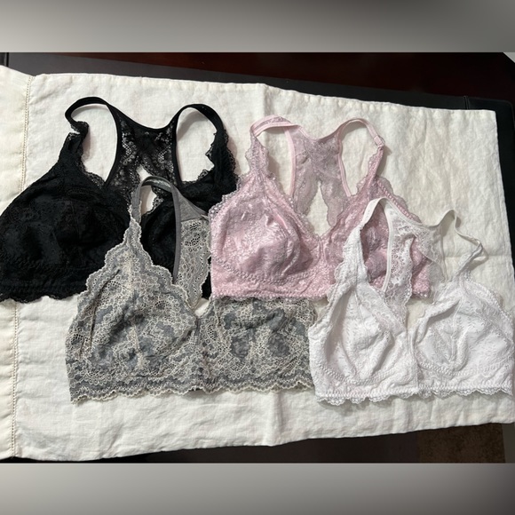 4 Lace Felina Bras Sz M - Picture 1 of 6